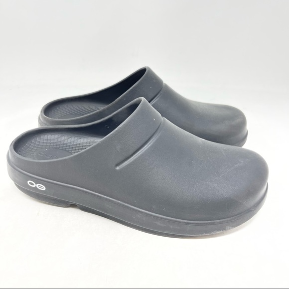 OOFOS Unisex OOCLOGS Black Recovery Footwear Lightweight Size M6 W8 EU39